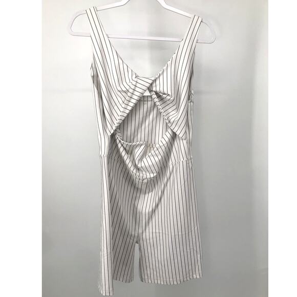 WeWoreWhat White Black Pinstripe Twist Cutout Bodysuit Romper XL - Picture 1 of 8